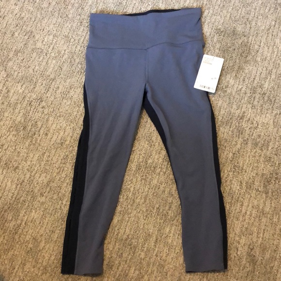 NWT Athleta Horizon Scallop Capri, S, Stormy Sky - Picture 4 of 7